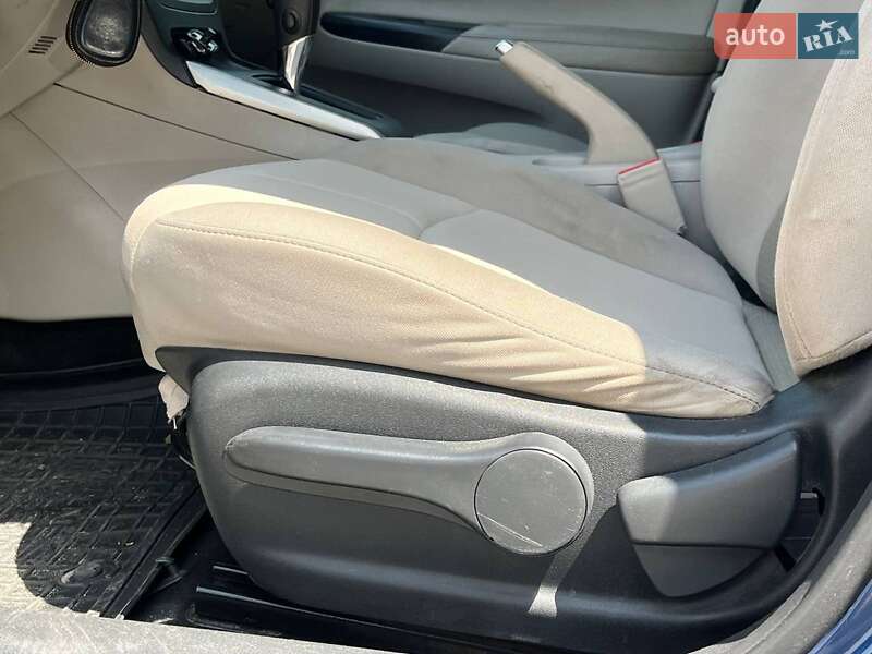 Седан Nissan Sentra 2016 в Львове