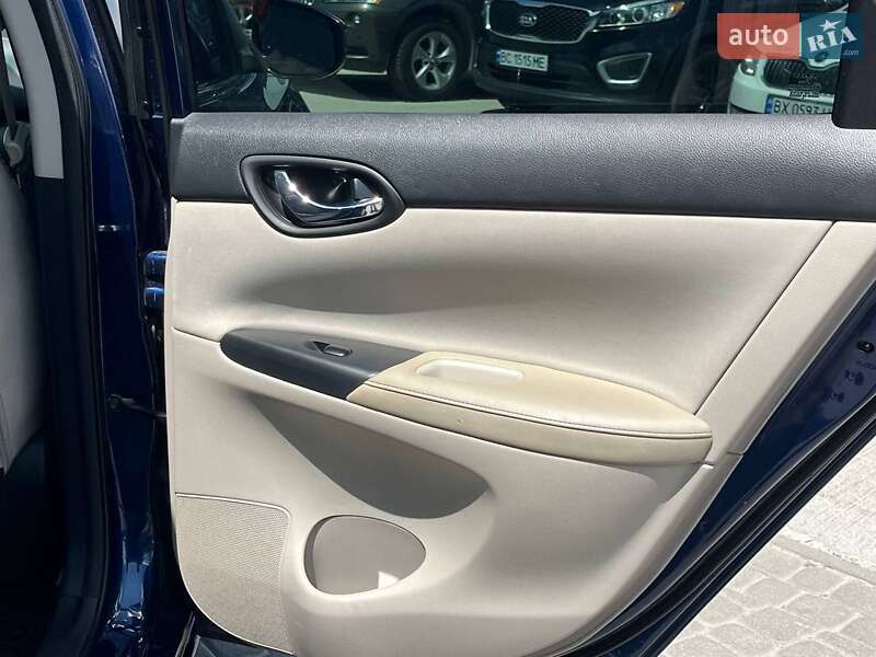 Седан Nissan Sentra 2016 в Львове