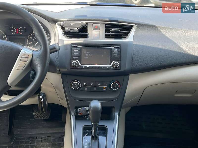 Седан Nissan Sentra 2016 в Львове