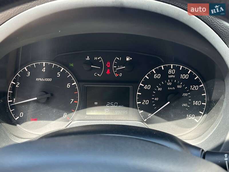 Седан Nissan Sentra 2016 в Львове