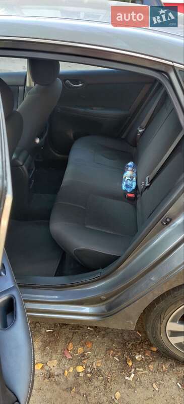 Седан Nissan Sentra 2016 в Києві