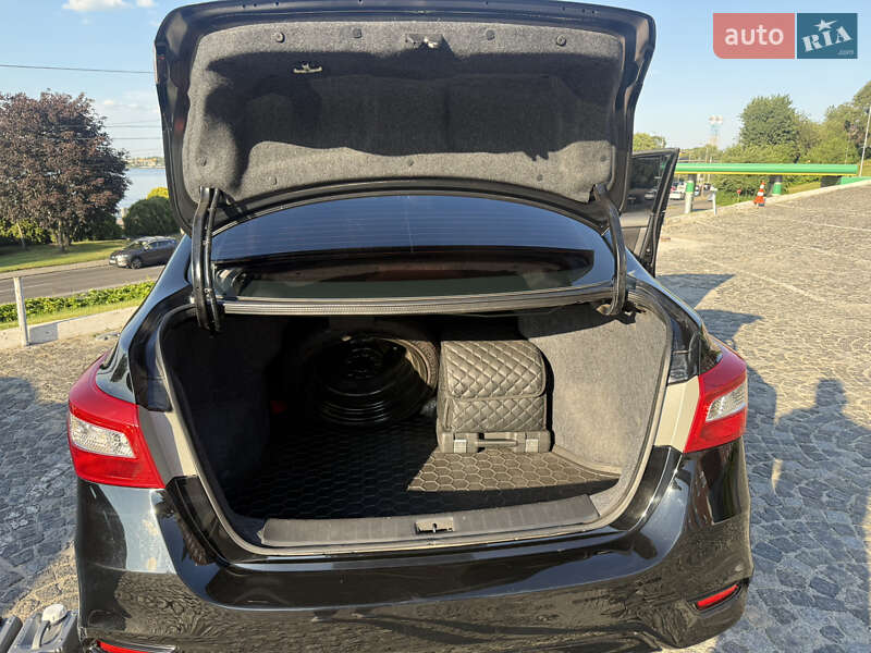 Седан Nissan Sentra 2018 в Дніпрі