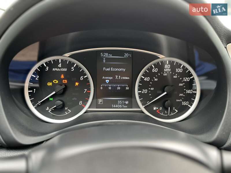 Седан Nissan Sentra 2017 в Ужгороде