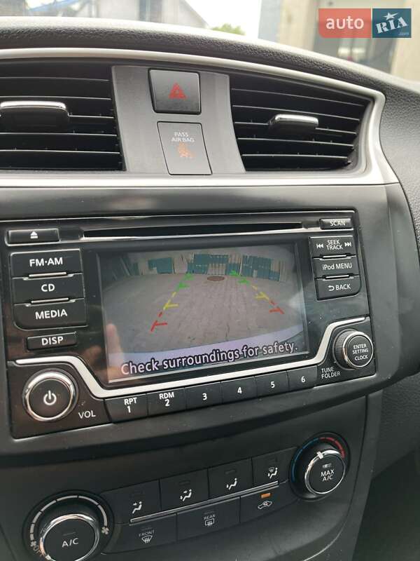 Седан Nissan Sentra 2017 в Ужгороде