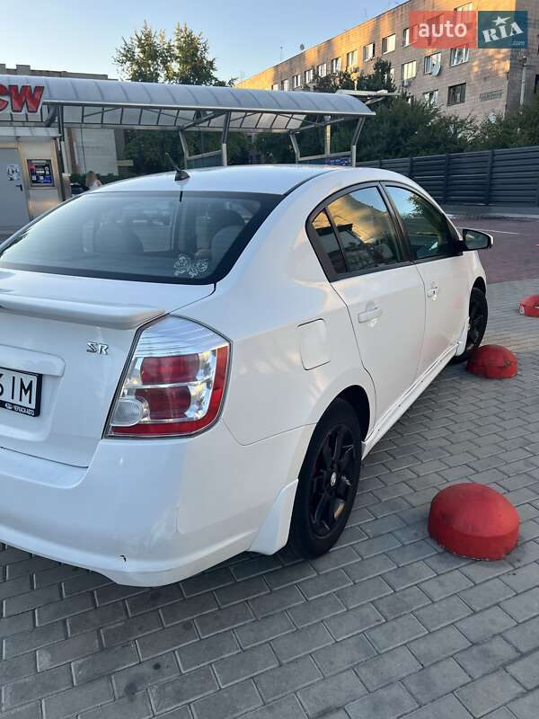 Седан Nissan Sentra 2011 в Черкасах