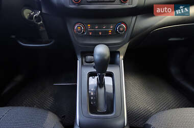 Седан Nissan Sentra 2017 в 