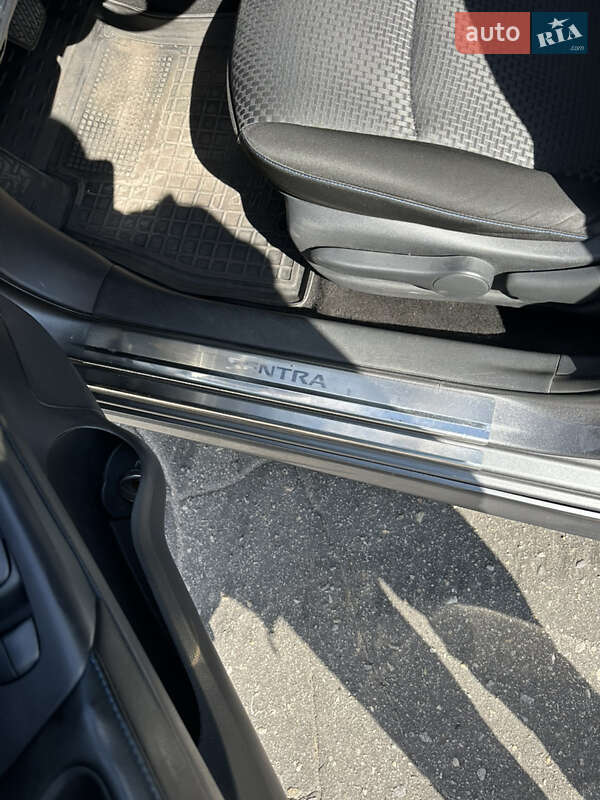 Седан Nissan Sentra 2016 в Кам'янському