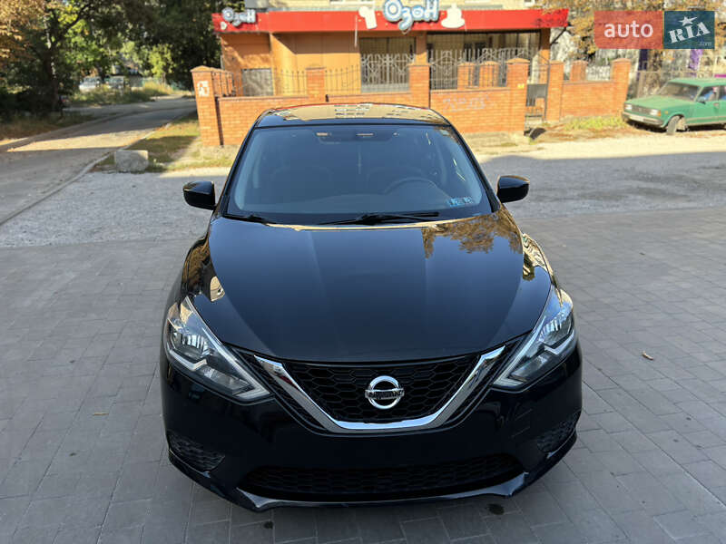 Седан Nissan Sentra 2017 в Днепре
