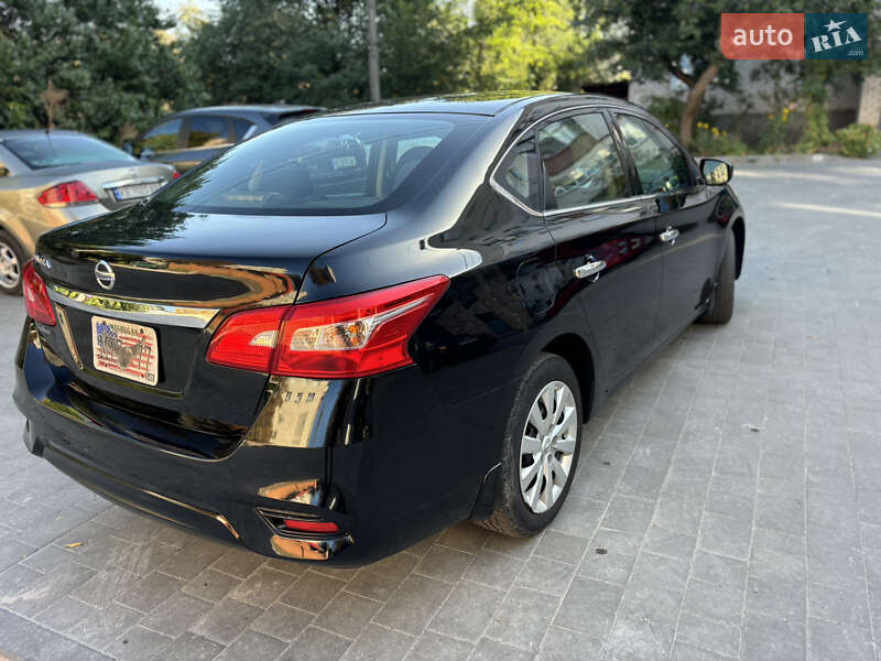 Седан Nissan Sentra 2017 в Днепре