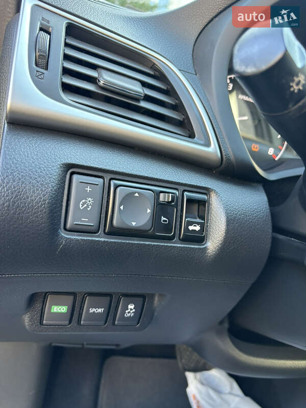 Седан Nissan Sentra 2017 в Днепре