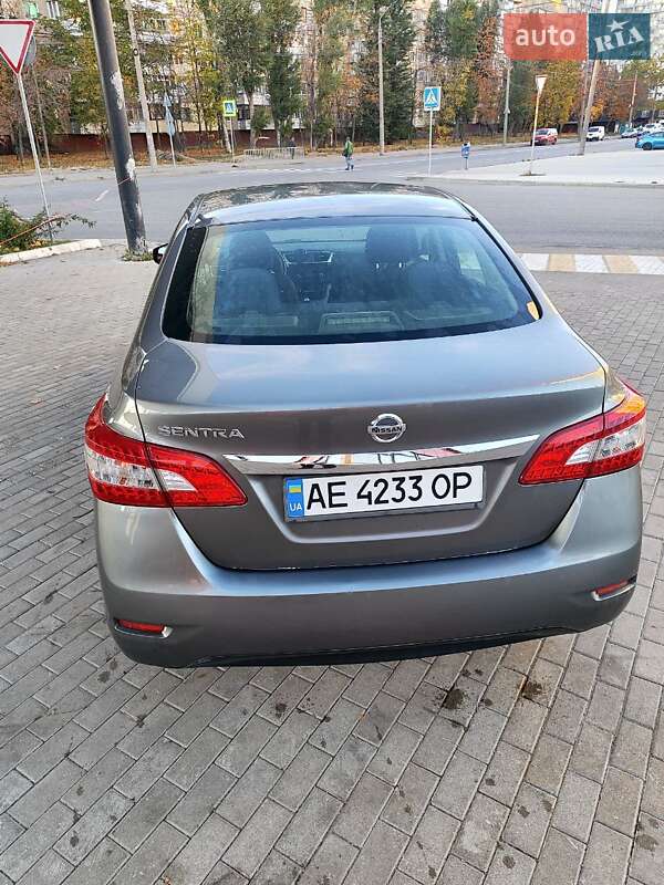 Седан Nissan Sentra 2015 в Днепре