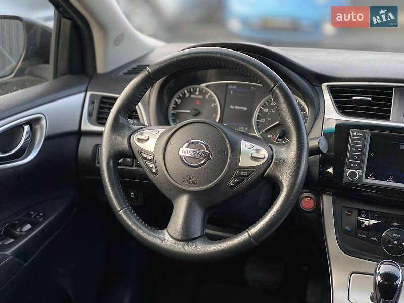 Седан Nissan Sentra 2019 в Луцке