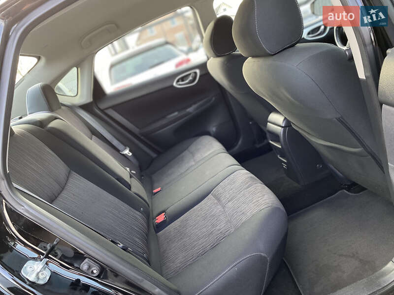 Седан Nissan Sentra 2019 в Луцке