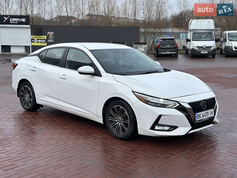 Седан Nissan Sentra 2020 в Ровно