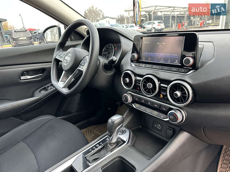 Седан Nissan Sentra 2020 в Ровно