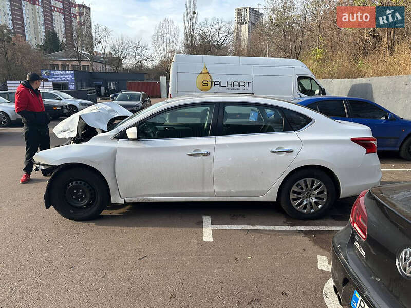 Седан Nissan Sentra 2018 в Киеве фото 3 Седан Nissan Sentra 2018 в Киеве