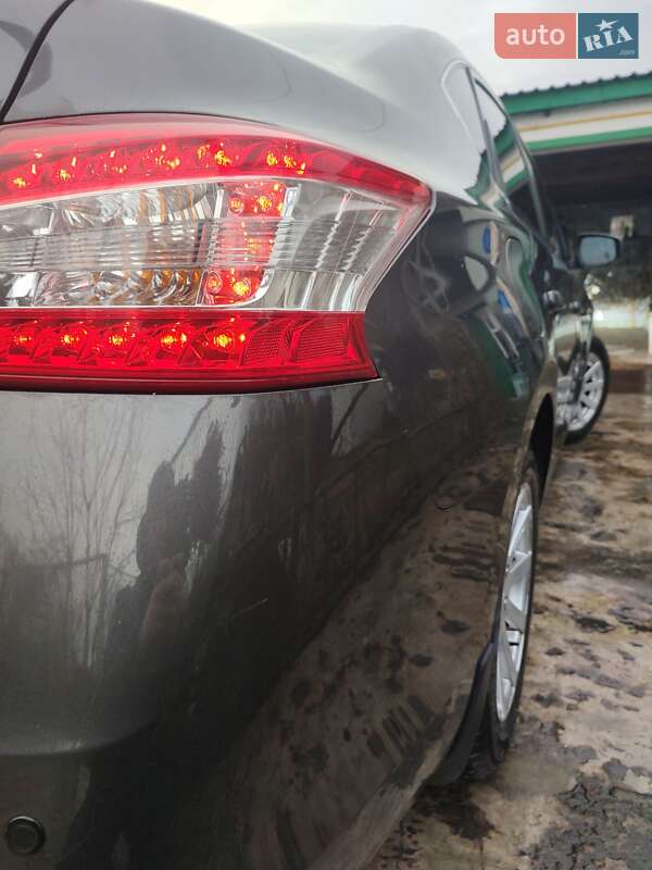 Седан Nissan Sentra 2015 в Прилуках