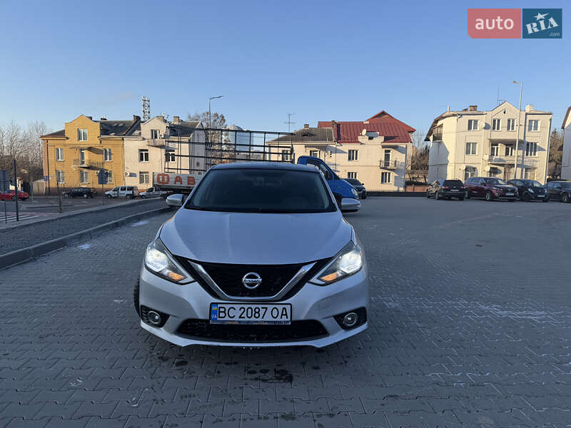 Седан Nissan Sentra 2017 в Львові