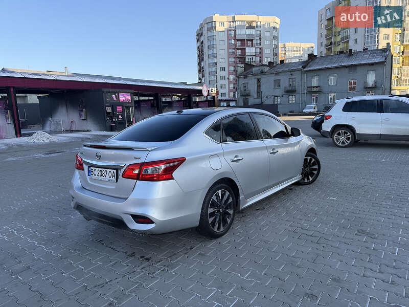 Седан Nissan Sentra 2017 в Львові
