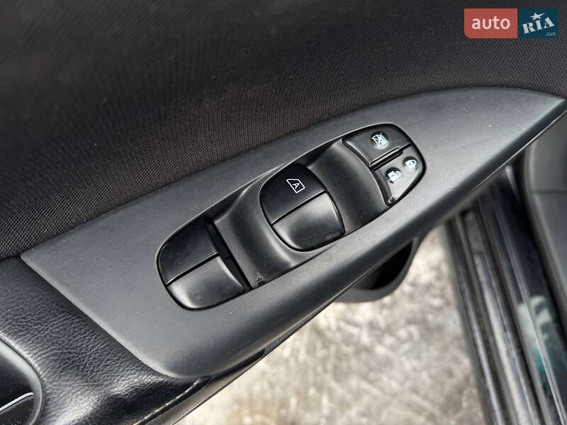 Седан Nissan Sentra 2016 в Днепре фото 10 Седан Nissan Sentra 2016 в Днепре