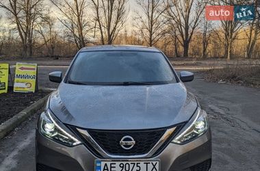 Седан Nissan Sentra 2017 в Кривом Роге