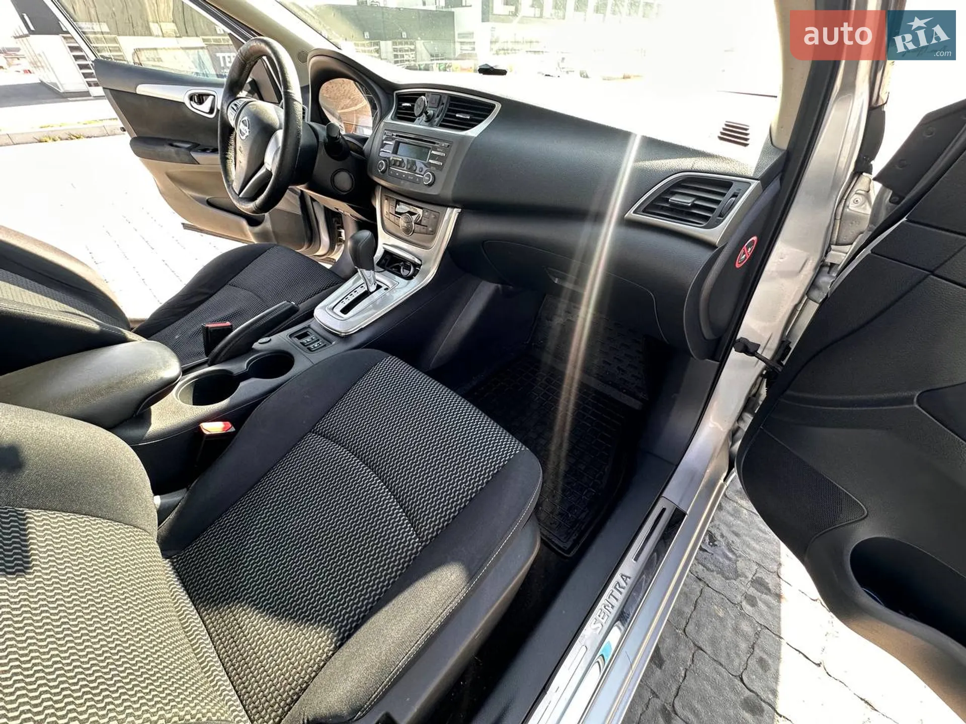 2015 Nissan Sentra - мініатюра 17