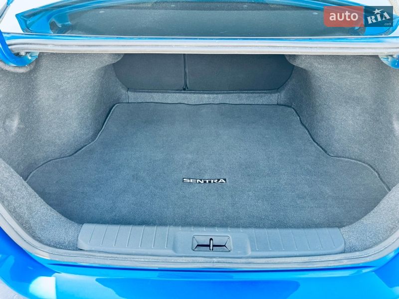 Седан Nissan Sentra 2020 в Кременчуге