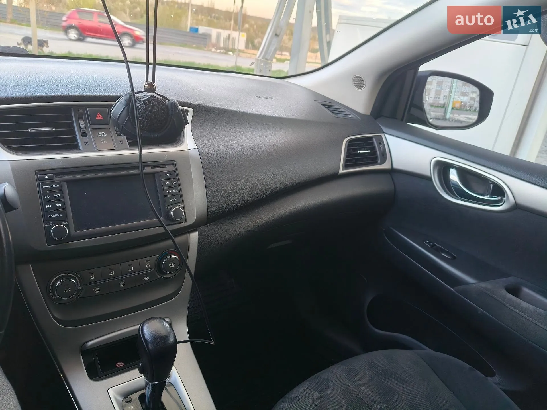 2013 Nissan Sentra - мініатюра 16