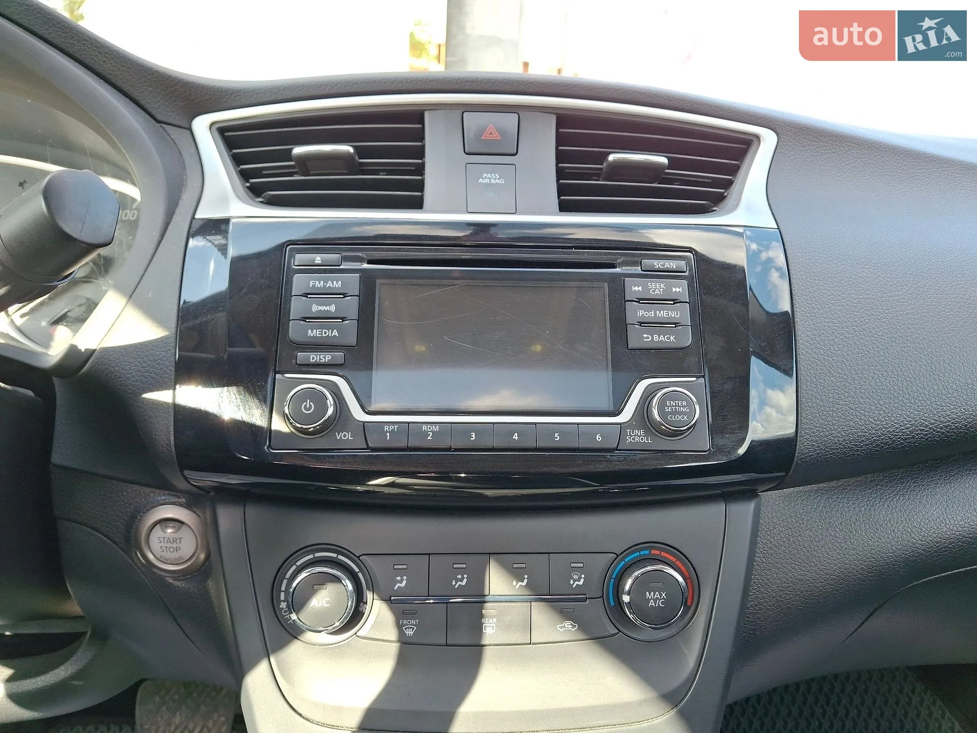 2017 Nissan Sentra - мініатюра 15