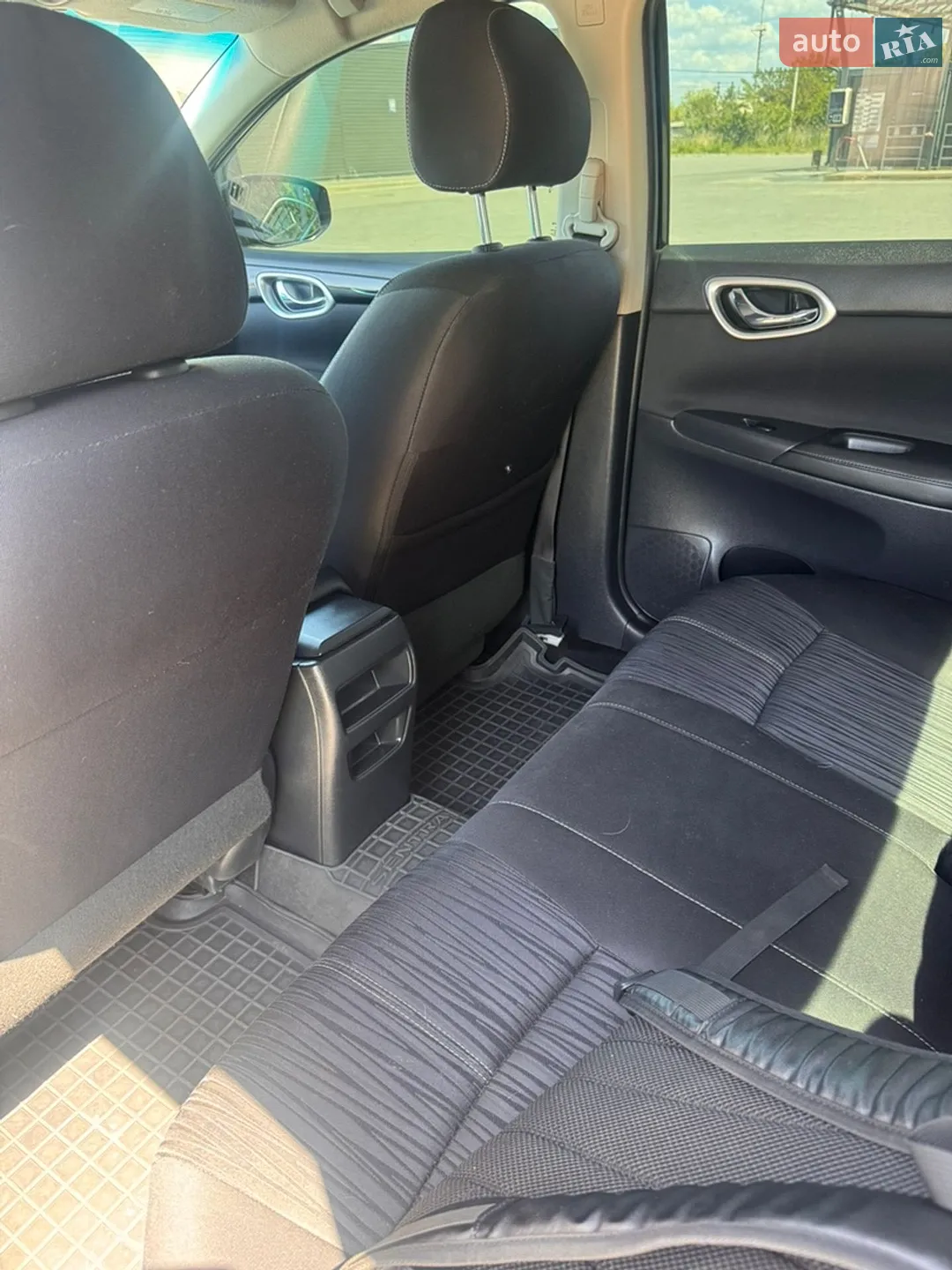 2017 Nissan Sentra - мініатюра 6