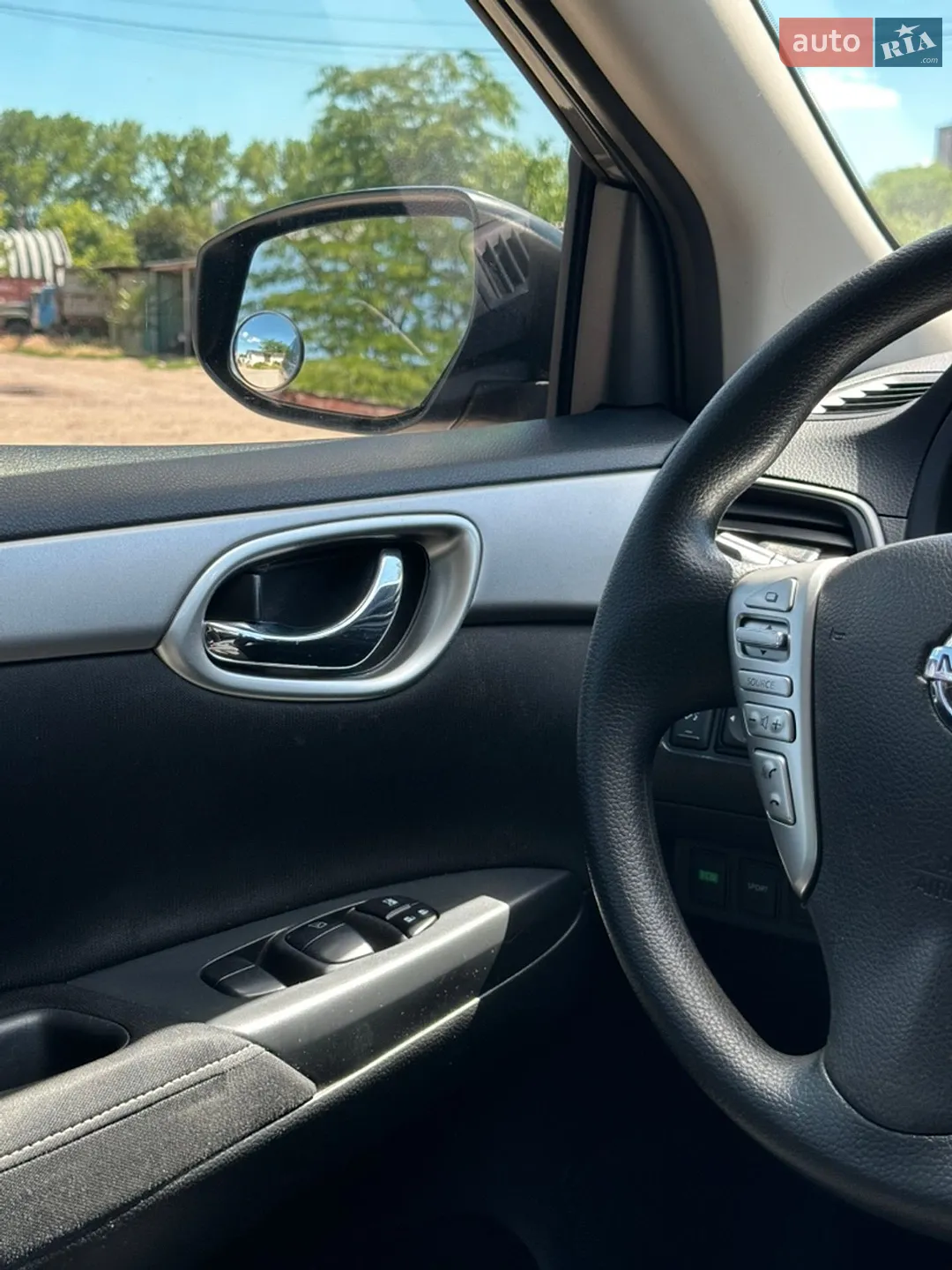 2015 Nissan Sentra - мініатюра 26