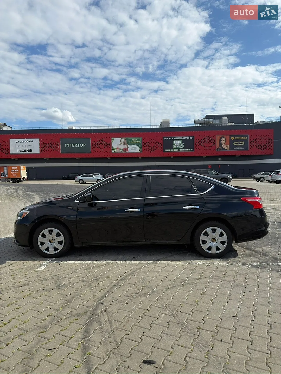 2016 Nissan Sentra - мініатюра 2