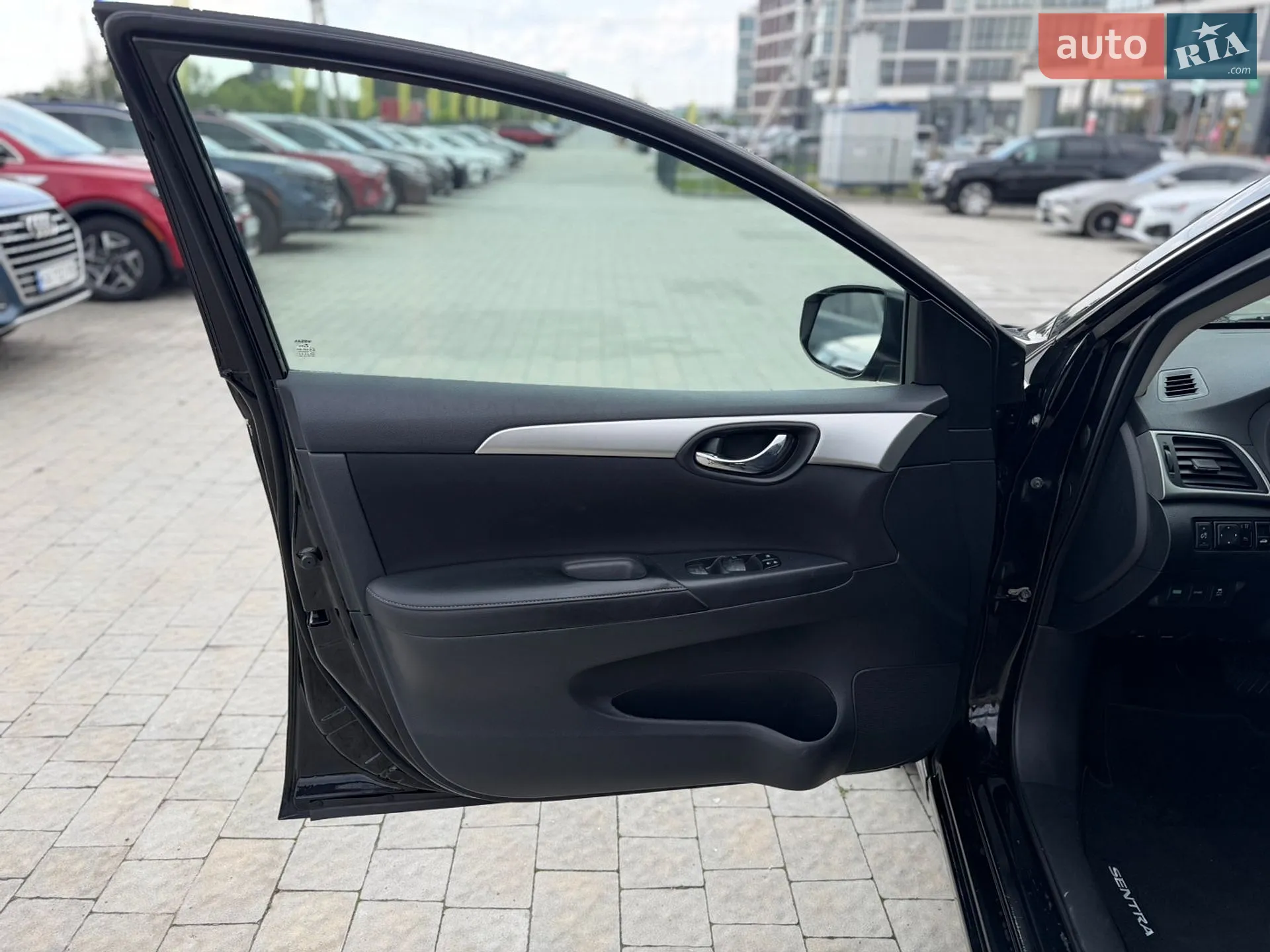 2016 Nissan Sentra - мініатюра 17