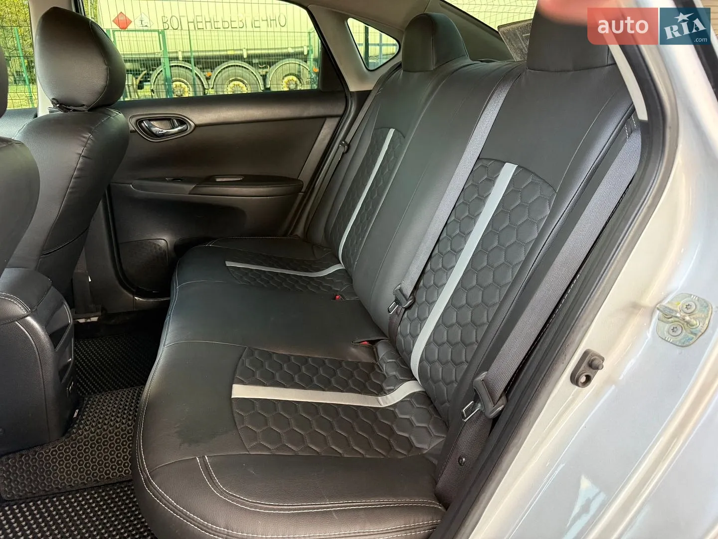 2017 Nissan Sentra - мініатюра 11