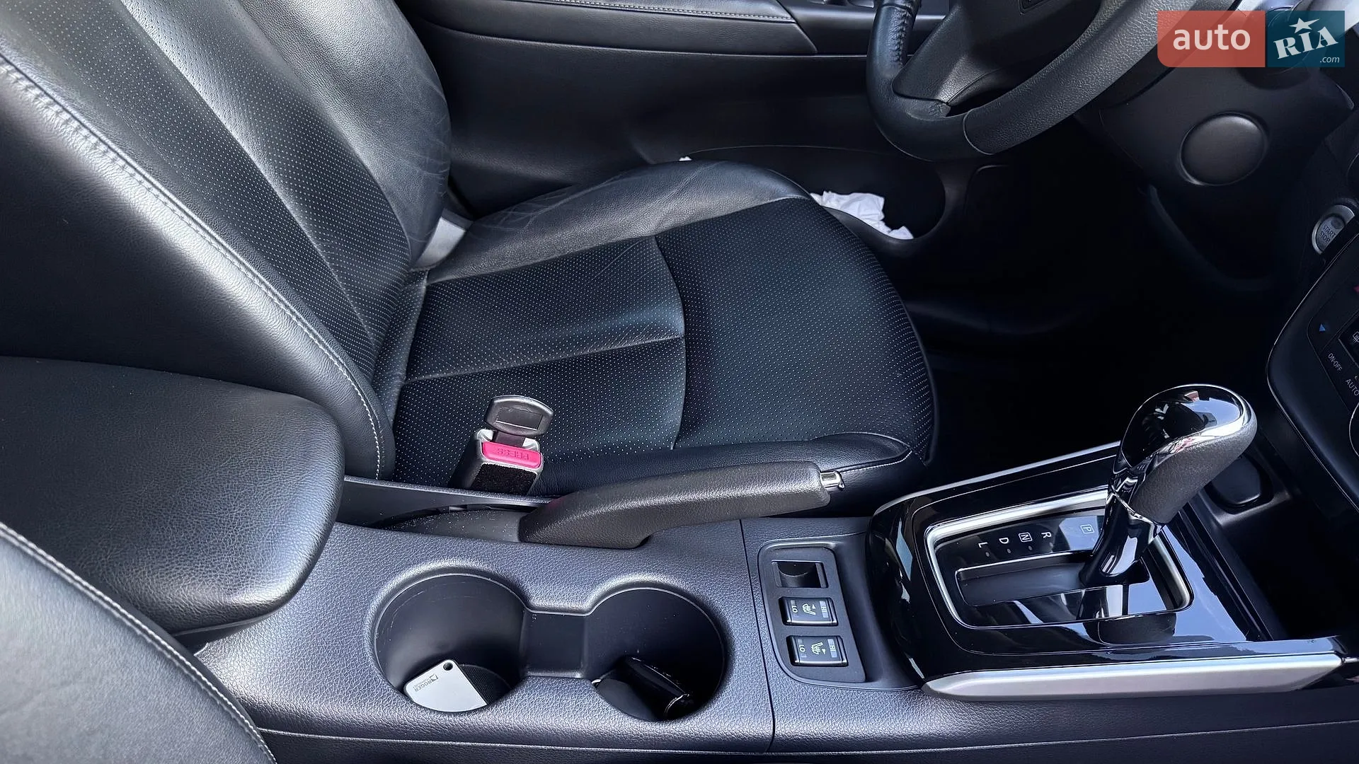2016 Nissan Sentra - мініатюра 25