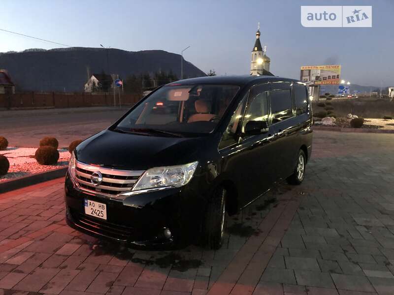 Минивэн Nissan Serena 2012 в Хусте