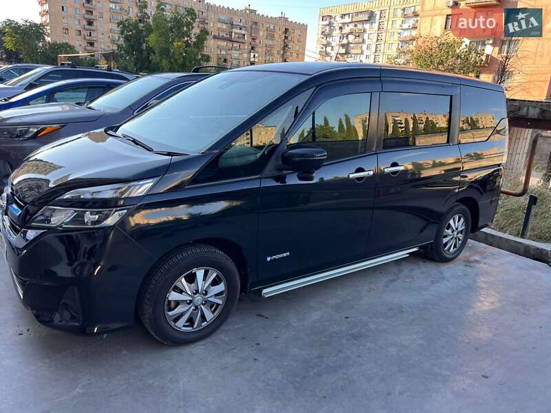 Nissan Serena 2020