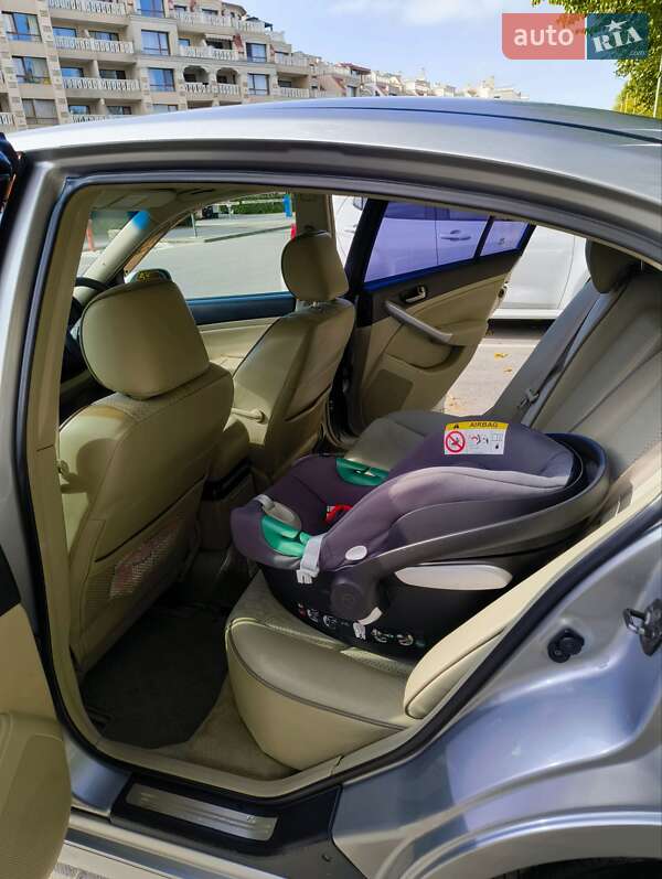 Седан Nissan Skyline 2001 в Одессе