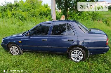 Седан Nissan Sunny 1992 в 