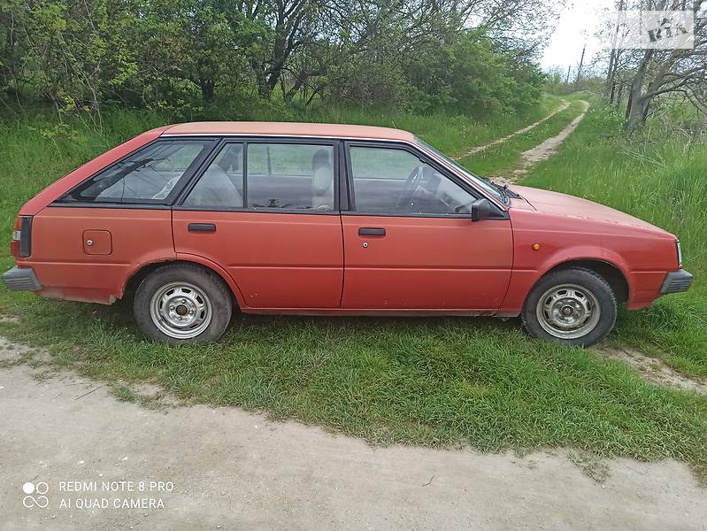 Универсал Nissan Sunny 1988 в Ладыжине