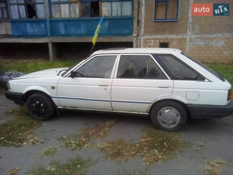 Хетчбек Nissan Sunny 1986 в Кривому Розі