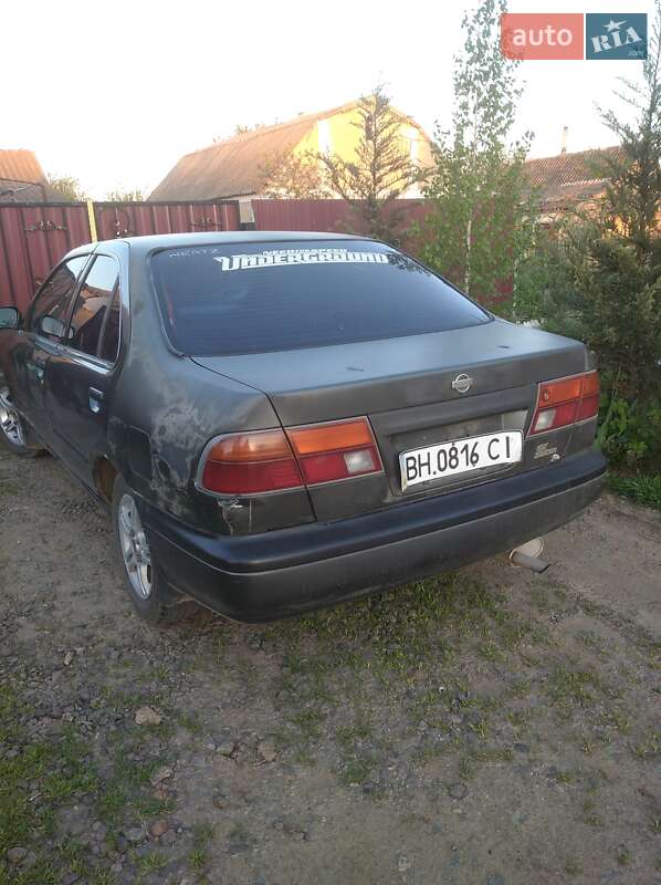 Седан Nissan Sunny 1997 в Одесі