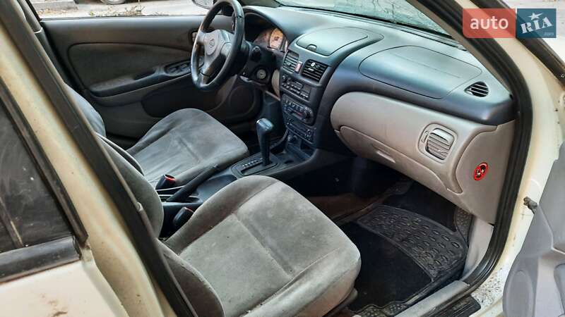 Седан Nissan Sunny 2003 в Харкові