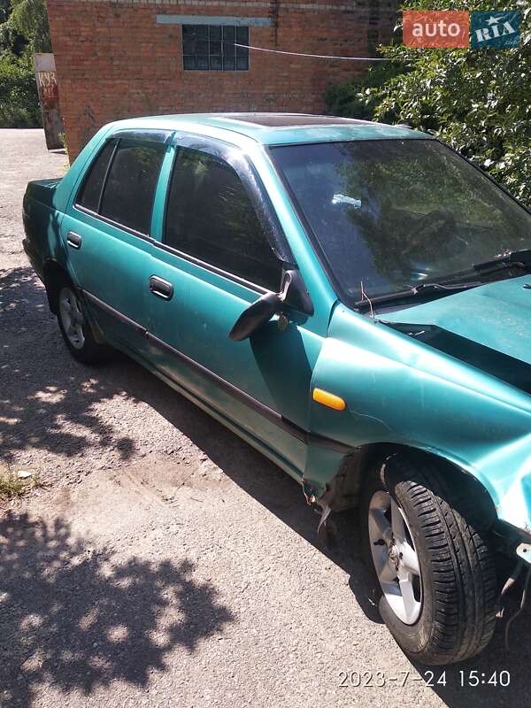 Седан Nissan Sunny 1995 в Гайсину