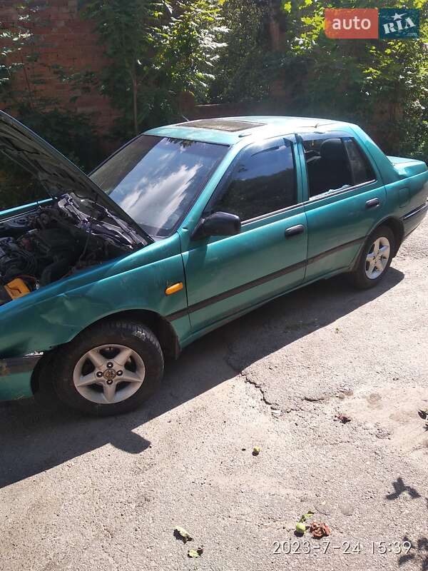 Седан Nissan Sunny 1995 в Гайсину