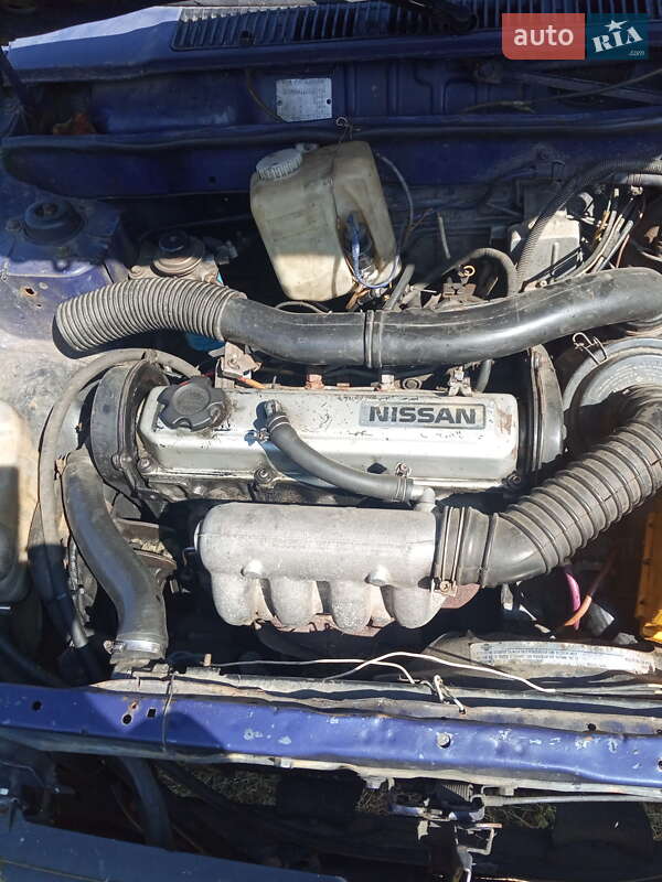 Седан Nissan Sunny 1986 в Овруче