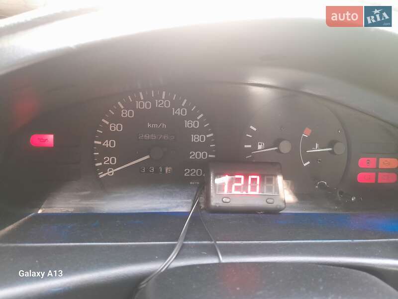 Седан Nissan Sunny 1995 в Рахове