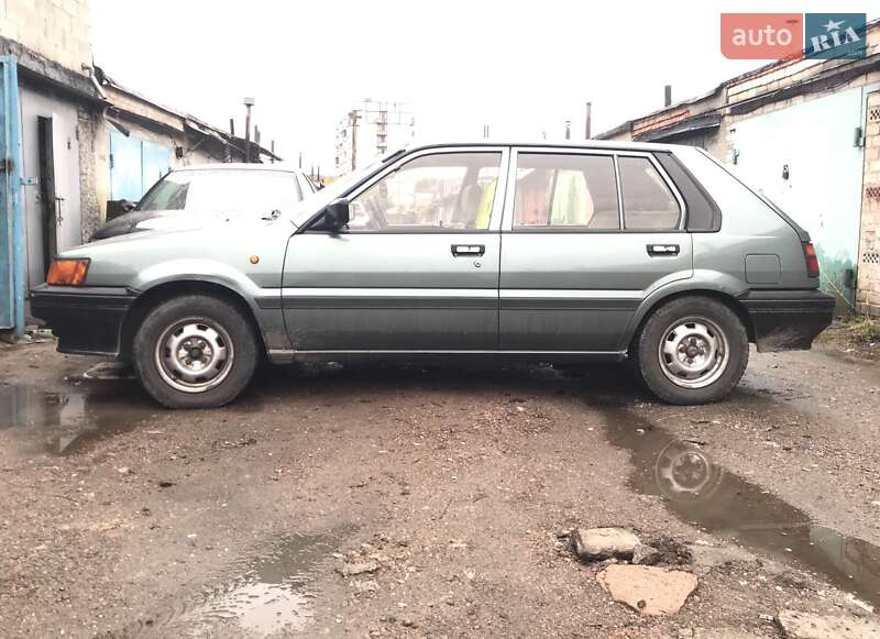 Nissan Sunny 1988