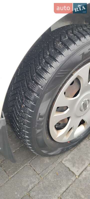 Седан Nissan Sunny 2008 в Запоріжжі