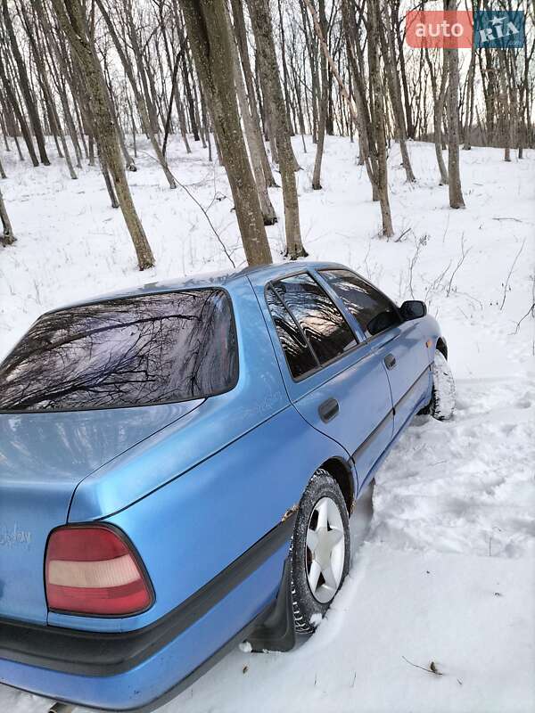 Седан Nissan Sunny 1995 в Чечельнике